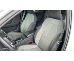 Volvo XC40 XC40 Core, T2 Automatica Gasolina de 2024 con 10.645 Km por 34.900 EUR. en Huelva