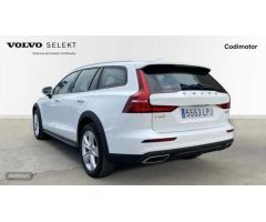 Volvo V 60 V60 Cross Country, B4 AWD mild hybrid de 2021 con 84.808 Km por 31.990 EUR. en Huelva