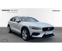 Volvo V 60 V60 Cross Country, B4 AWD mild hybrid de 2021 con 84.808 Km por 31.990 EUR. en Huelva