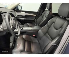 Volvo XC 90 Momentum Pro, B5 AWD mild hybrid 7 plazas (diesel), 7 Asientos de 2021 con 81.944 Km por