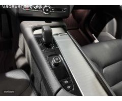 Volvo XC 90 Momentum Pro, B5 AWD mild hybrid 7 plazas (diesel), 7 Asientos de 2021 con 81.944 Km por