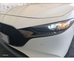 Mazda Mazda3 2.0 EVOLUTION 5P de 2021 con 36.966 Km por 22.500 EUR. en Pontevedra