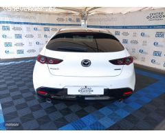 Mazda Mazda3 2.0 EVOLUTION 5P de 2021 con 36.966 Km por 22.500 EUR. en Pontevedra