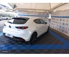 Mazda Mazda3 2.0 EVOLUTION 5P de 2021 con 36.966 Km por 22.500 EUR. en Pontevedra