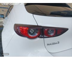 Mazda Mazda3 2.0 EVOLUTION 5P de 2021 con 36.966 Km por 22.500 EUR. en Pontevedra