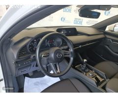 Mazda Mazda3 2.0 EVOLUTION 5P de 2021 con 36.966 Km por 22.500 EUR. en Pontevedra
