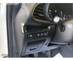 Mazda Mazda3 2.0 EVOLUTION 5P de 2021 con 36.966 Km por 22.500 EUR. en Pontevedra