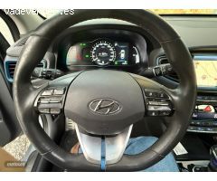 Hyundai Ioniq Hibrido Style de 2016 con 148.700 Km por 12.800 EUR. en Malaga