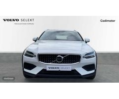 Volvo V 60 V60 Cross Country, B4 AWD mild hybrid de 2021 con 84.808 Km por 31.990 EUR. en Sevilla
