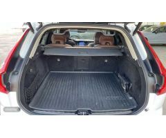 Volvo XC 60 XC60 B4(D4) AWD INSCRIPTION AUTO MY20 de 2020 con 98.950 Km por 36.990 EUR. en Sevilla