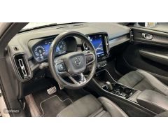 Volvo XC40 2.0 D3 R-DESIGN AUTO 150 CV de 2019 con 104.700 Km por 29.900 EUR. en A Coruna