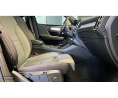 Volvo XC40 2.0 B3 CORE AUTO 163 CV de 2024 con 32.097 Km por 33.300 EUR. en A Coruna