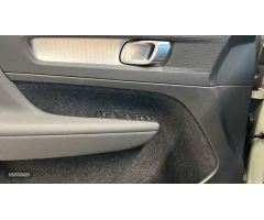 Volvo XC40 2.0 B3 CORE AUTO 163 CV de 2024 con 32.097 Km por 33.300 EUR. en A Coruna