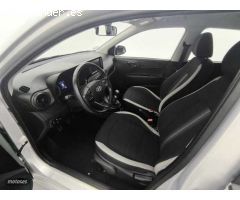 Hyundai i10 1.0 MPI Klass de 2022 con 15.959 Km por 12.400 EUR. en Barcelona