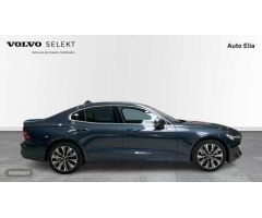 Volvo S60 S60 Core, B4 Mild Hybrid, Gasolina de 2024 con 15 Km por 44.900 EUR. en Madrid