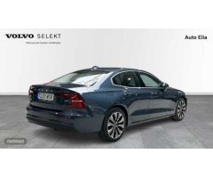 Volvo S60 S60 Core, B4 Mild Hybrid, Gasolina de 2024 con 15 Km por 44.900 EUR. en Madrid