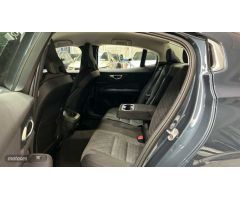 Volvo S60 S60 Core, B4 Mild Hybrid, Gasolina de 2024 con 15 Km por 44.900 EUR. en Madrid