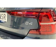 Volvo S60 S60 Core, B4 Mild Hybrid, Gasolina de 2024 con 15 Km por 44.900 EUR. en Madrid