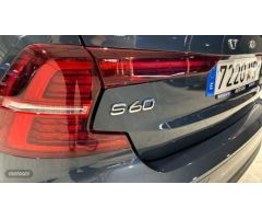 Volvo S60 S60 Core, B4 Mild Hybrid, Gasolina de 2024 con 15 Km por 44.900 EUR. en Madrid