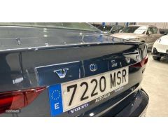 Volvo S60 S60 Core, B4 Mild Hybrid, Gasolina de 2024 con 15 Km por 44.900 EUR. en Madrid