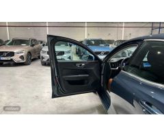 Volvo S60 S60 Core, B4 Mild Hybrid, Gasolina de 2024 con 15 Km por 44.900 EUR. en Madrid