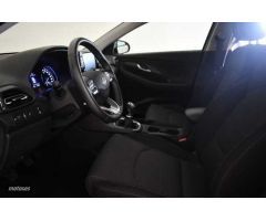 Hyundai i30 1.5 DPI Klass SLX 110 de 2024 con 11.490 Km por 20.990 EUR. en A Coruna
