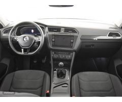 Volkswagen Tiguan SPORT 2.0 TDI 110KW (150CV) de 2019 con 89.097 Km por 30.990 EUR. en Pontevedra