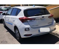 Toyota Auris 1.8 Hybrid Advance de 2015 con 108.000 Km por 12.500 EUR. en Tenerife