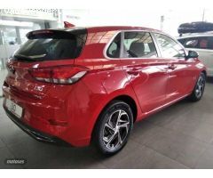 Hyundai i30 1.0 TGDI Tecno 48V 120 de 2022 con 15 Km por 23.800 EUR. en Segovia