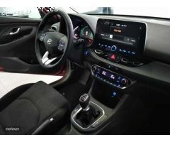 Hyundai i30 1.0 TGDI Tecno 48V 120 de 2022 con 15 Km por 23.800 EUR. en Segovia
