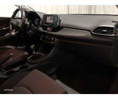 Hyundai i30 1.0 TGDI Klass 120 de 2018 con 11.060 Km por 18.900 EUR. en Badajoz