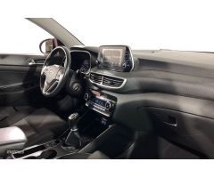 Hyundai Tucson 1.6 CRDI 85KW 48V SLE SKY 2WD 116 5P de 2019 con 48.679 Km por 24.175 EUR. en Islas B