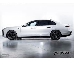 BMW i7  de 2023 con 12 Km por 149.975 EUR. en Tarragona