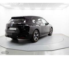 BMW iX xDrive50 385 kW (523 CV) de 2022 con 25.000 Km por 122.500 EUR. en Alicante