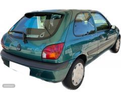 Ford Fiesta 1.3i Trend en automocionpere de 2001 con 120.000 Km por 2.500 EUR. en Tarragona