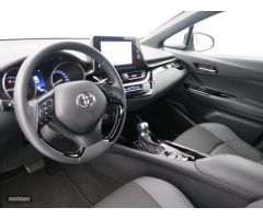 Toyota C-HR Berlina 1.8 VVT-I HYBRID ADVANCE AUTO 122 5P de 2023 con 7.336 Km por 28.300 EUR. en Bar