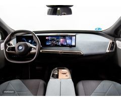 BMW iX xDrive50 385 kW (523 CV) de 2021 con 15.000 Km por 112.500 EUR. en Alicante