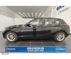BMW Serie 1 d 85 kW (116 CV) de 2017 con 92.107 Km por 16.750 EUR. en Sevilla