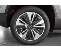 Skoda Karoq KAROQ Ambition Plus 1.0 TSI 81kW (110 CV) (NU73A511) de 2022 con 5.000 Km por 21.900 EUR
