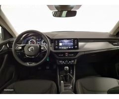 Skoda Kamiq KAMIQ Ambition Plus 1.0 TSI 81kW (110CV) (NW43J511) de 2022 con 4.000 Km por 22.990 EUR.