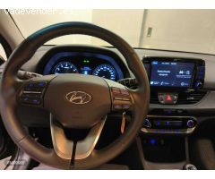 Hyundai i30 i30 FL 1.0 T-GDi 88,3 kW (120 CV) MT6 2WD Sense + de 2022 con 14.725 Km por 17.590 EUR.
