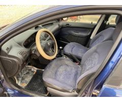 Peugeot 206 Xtd de 2000 con 177.983 Km por 1.700 EUR. en Murcia