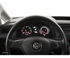 Volkswagen Caddy PROFESIONAL MAXI FURGON MRW 2.0 TDI 102CV de 2019 con 124.021 Km por 17.990 EUR. en