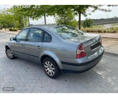 Volkswagen Passat 1.9 TDI edition de 2003 con 404.000 Km por 1.900 EUR. en Madrid