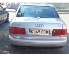 Audi A8 version especial  Quattro tryp de 2001 con 332.000 Km por 7.000 EUR. en Barcelona