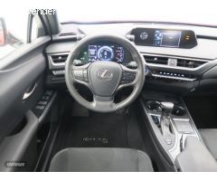 Lexus UX 2.0 250H BUSINESS AUTO 184CV 5P de 2019 con 42.514 Km por 27.900 EUR. en Barcelona