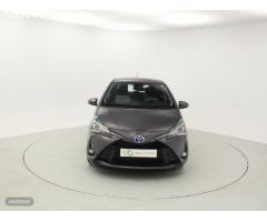 Toyota Yaris Berlina 1.5 VVT-I HYBRID ACTIVE AUTO 100 5P de 2019 con 34.293 Km por 16.545 EUR. en Ba