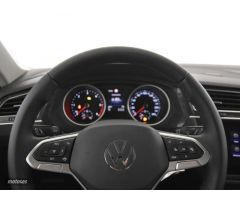 Volkswagen Tiguan LIFE 2.0 TDI 90KW (122CV) de 2023 con 10.180 Km por 33.990 EUR. en Pontevedra