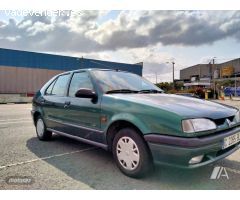 Renault R19 Adagio 1.9 Diesel de 1995 con 176.500 Km por 1.800 EUR. en A Coruna