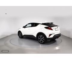 Toyota C-HR 1.8 VVT-I HYBRID ADVANCE AUTO 5P de 2020 con 14.966 Km por 25.400 EUR. en Barcelona